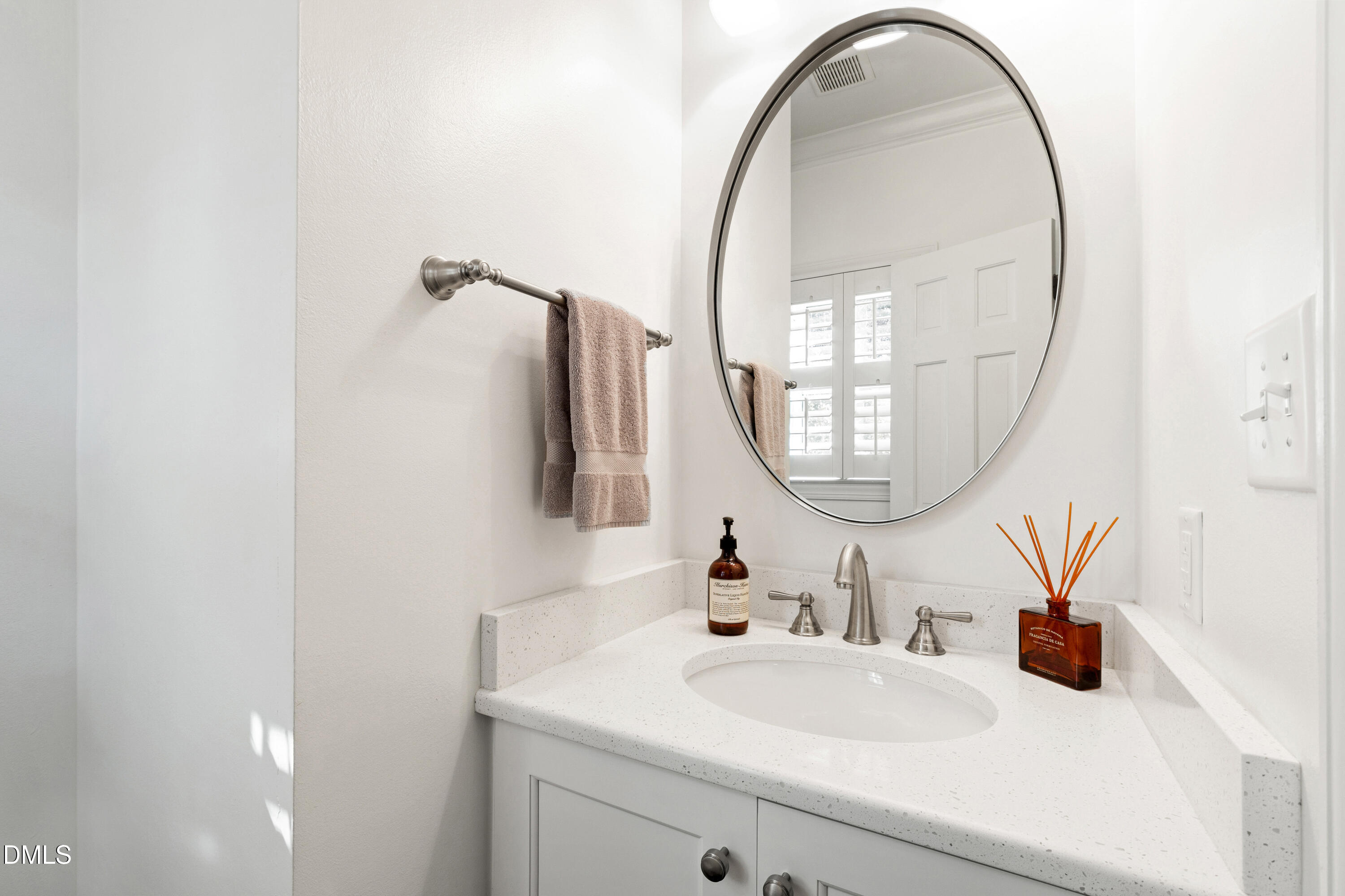 6840 Gloucester Road