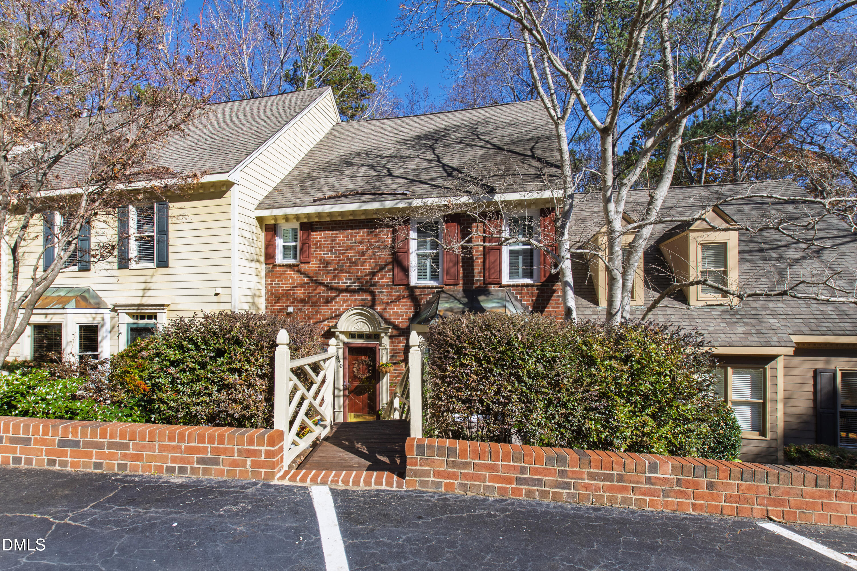 6840 Gloucester Road