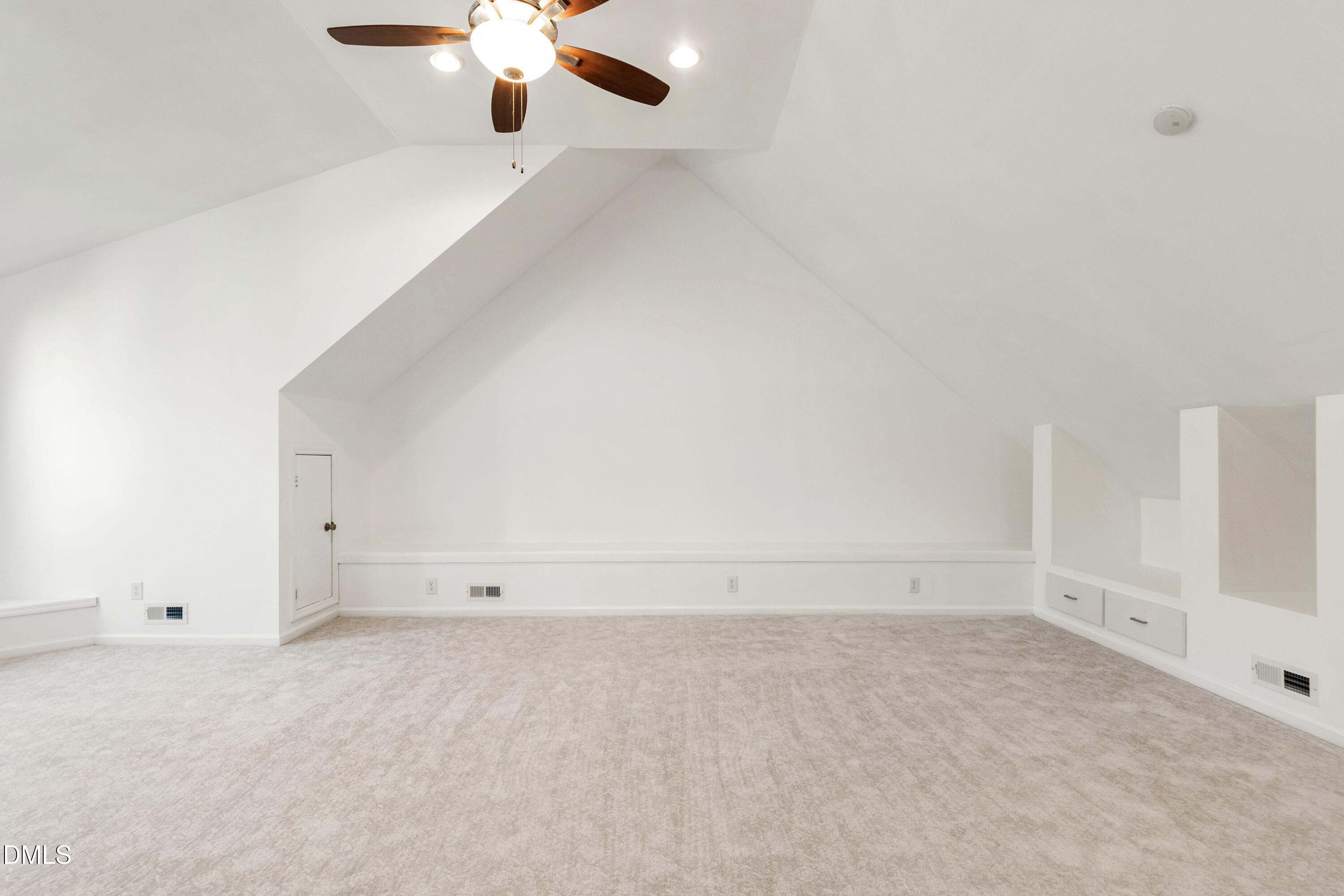 6840 Gloucester Road