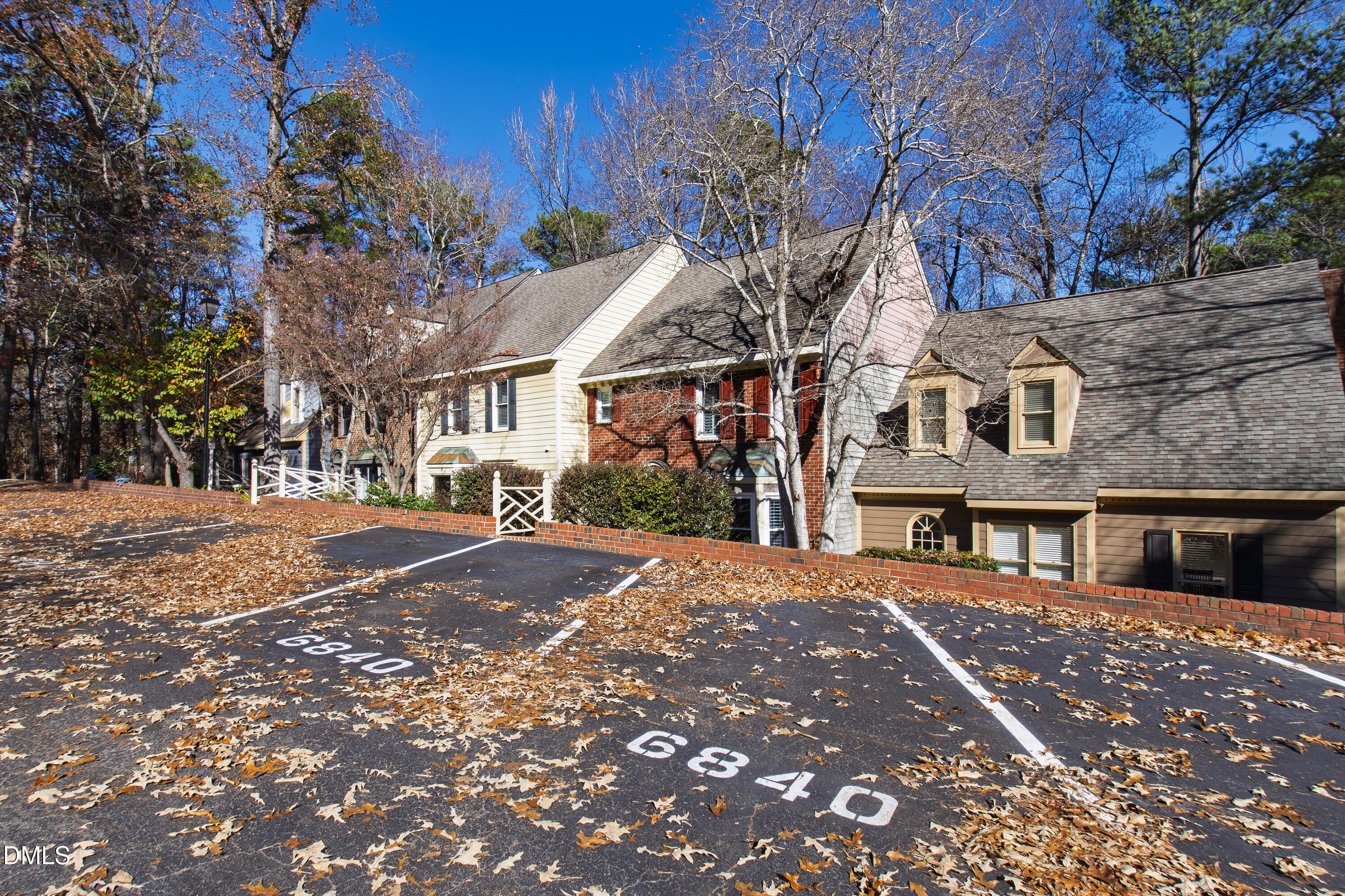 6840 Gloucester Road