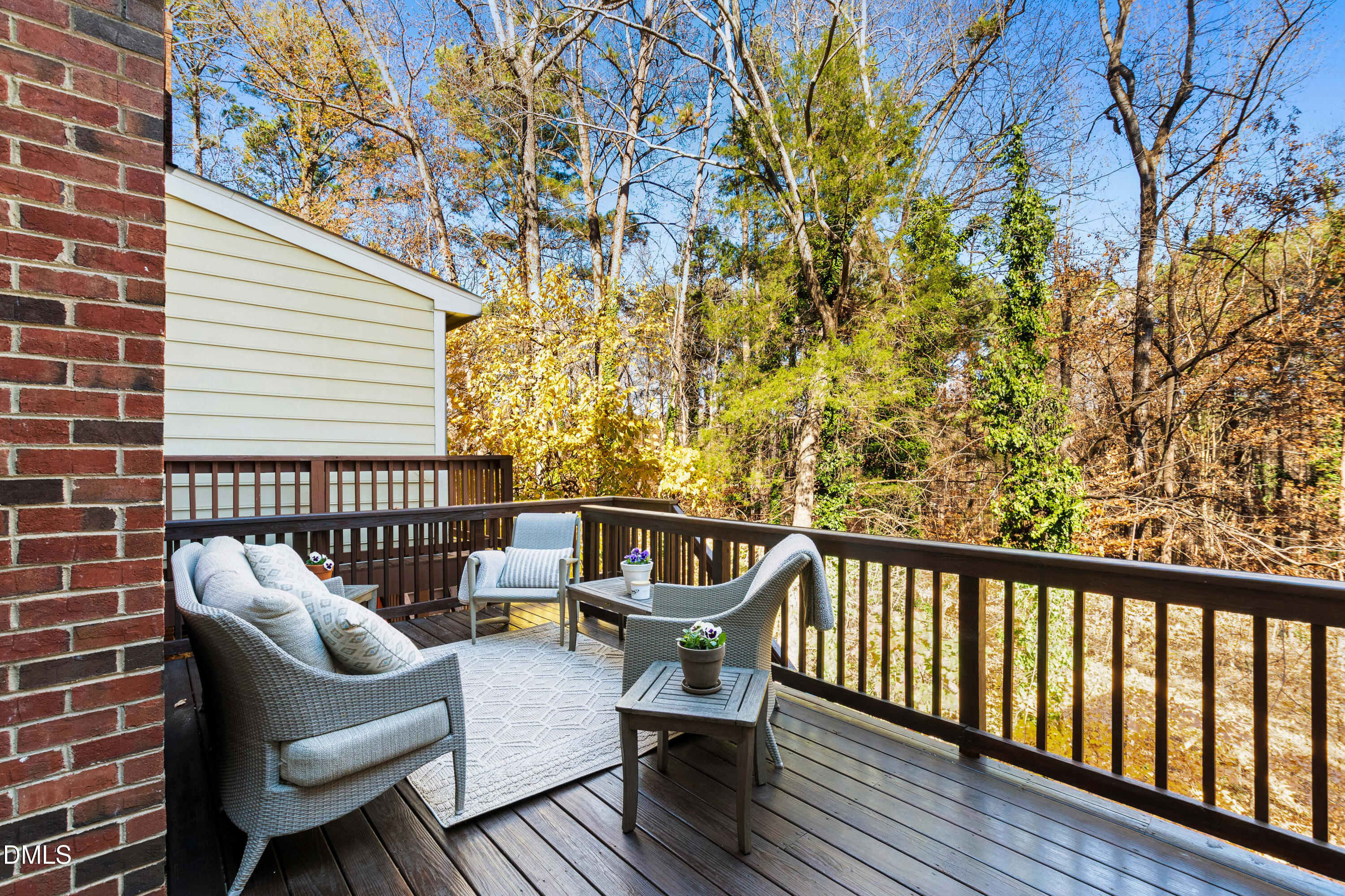 6840 Gloucester Road