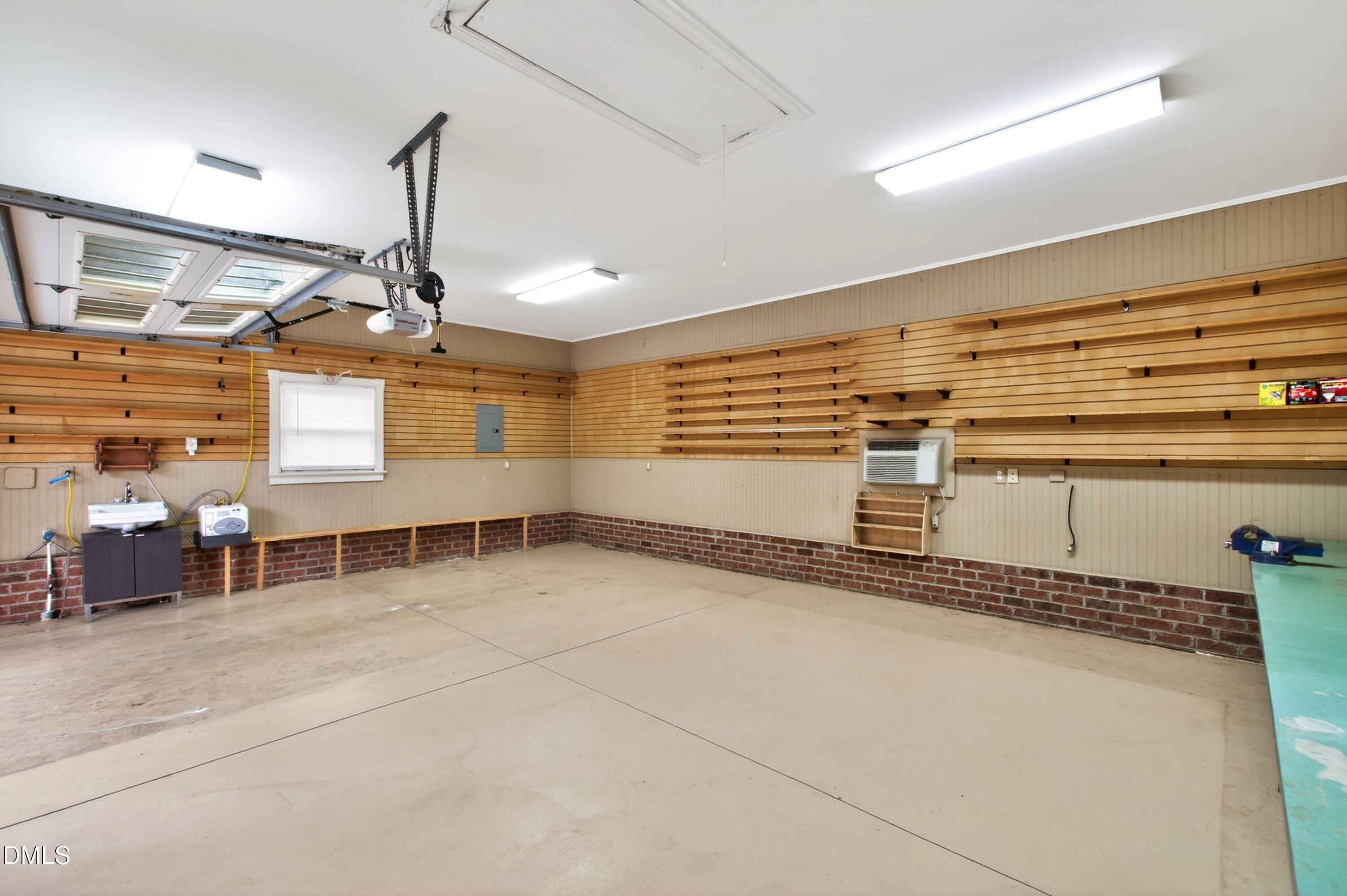 5515 Lambshire Drive