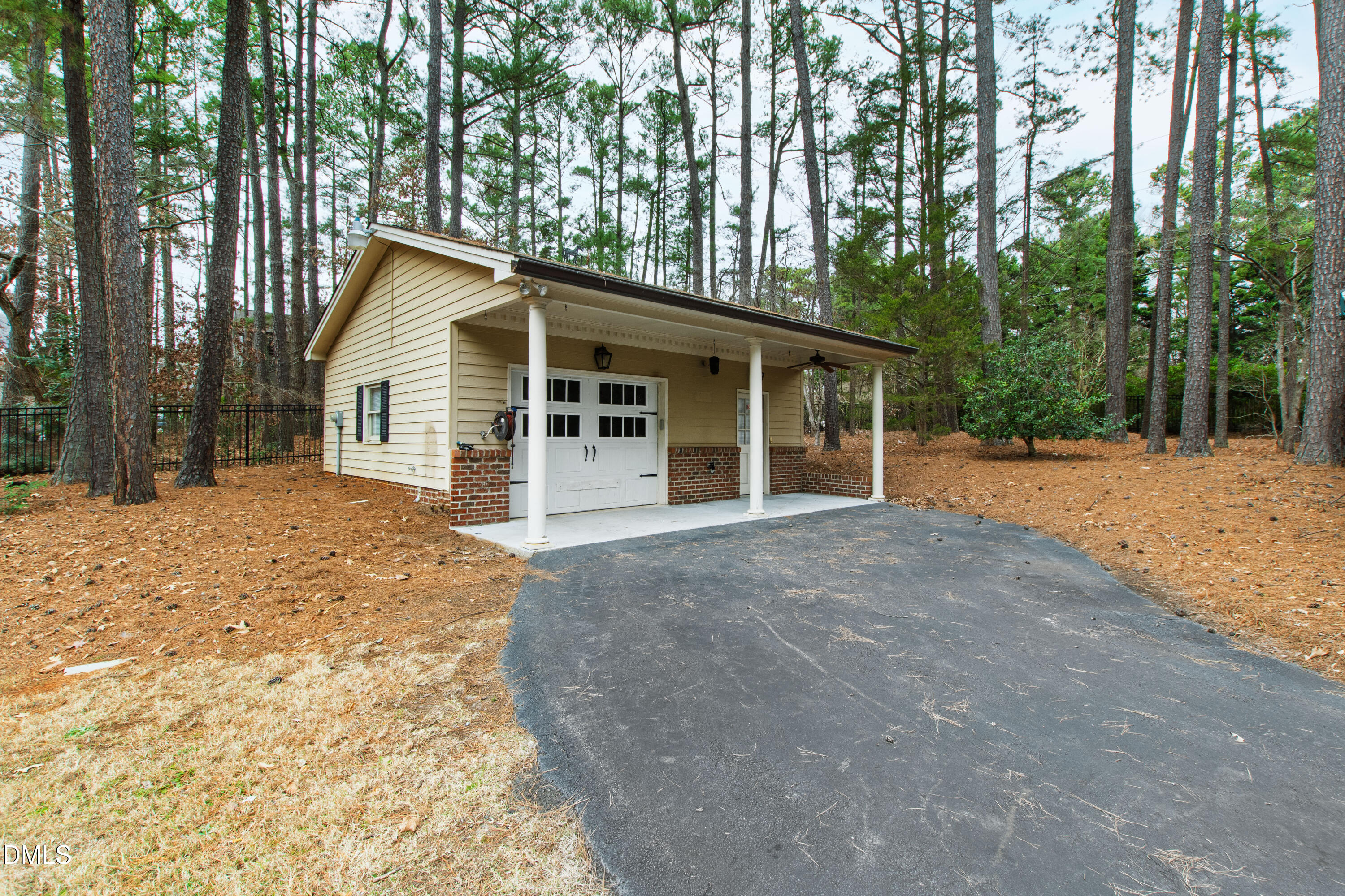 5515 Lambshire Drive