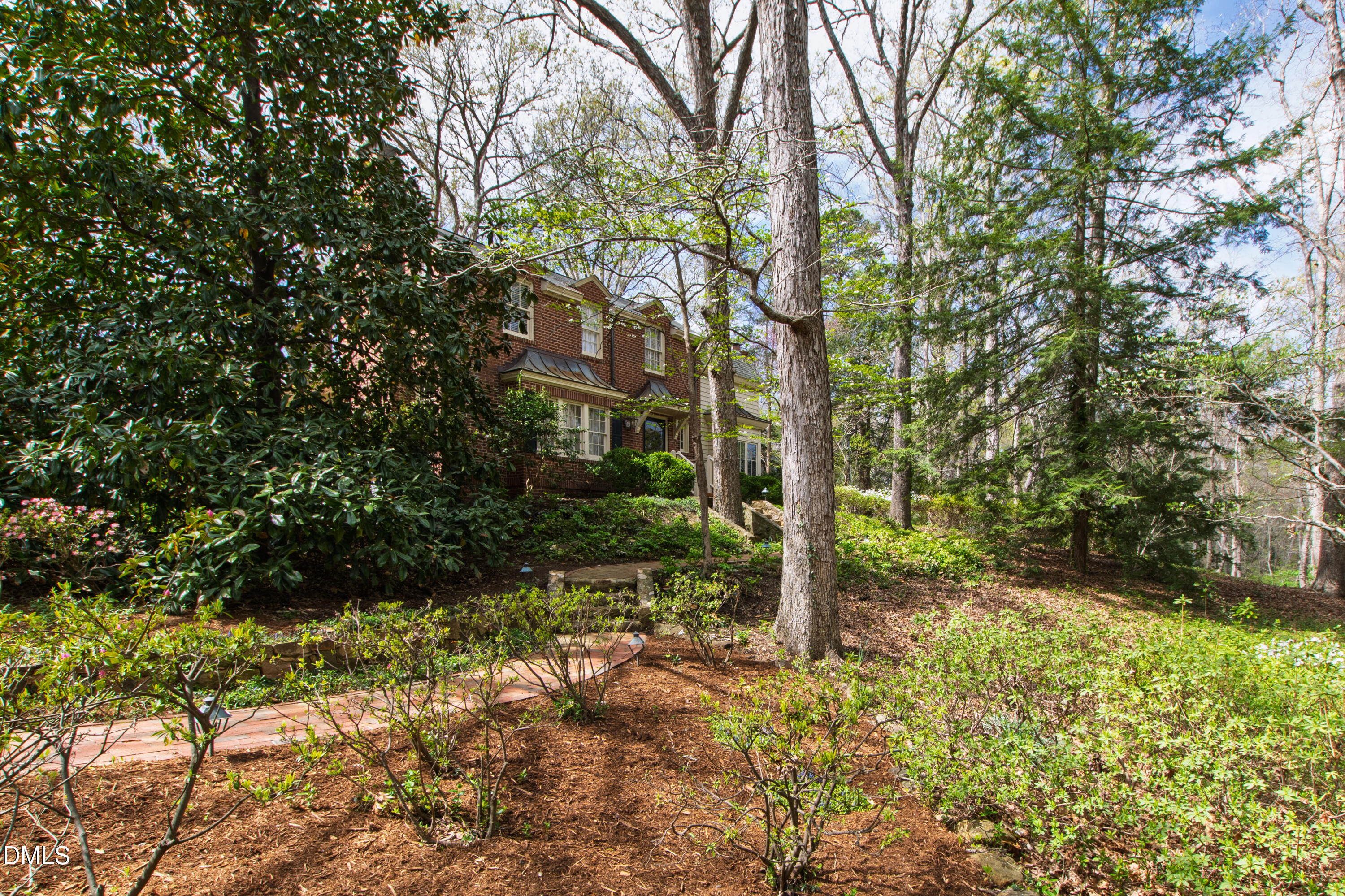 223 Hillcrest Circle
