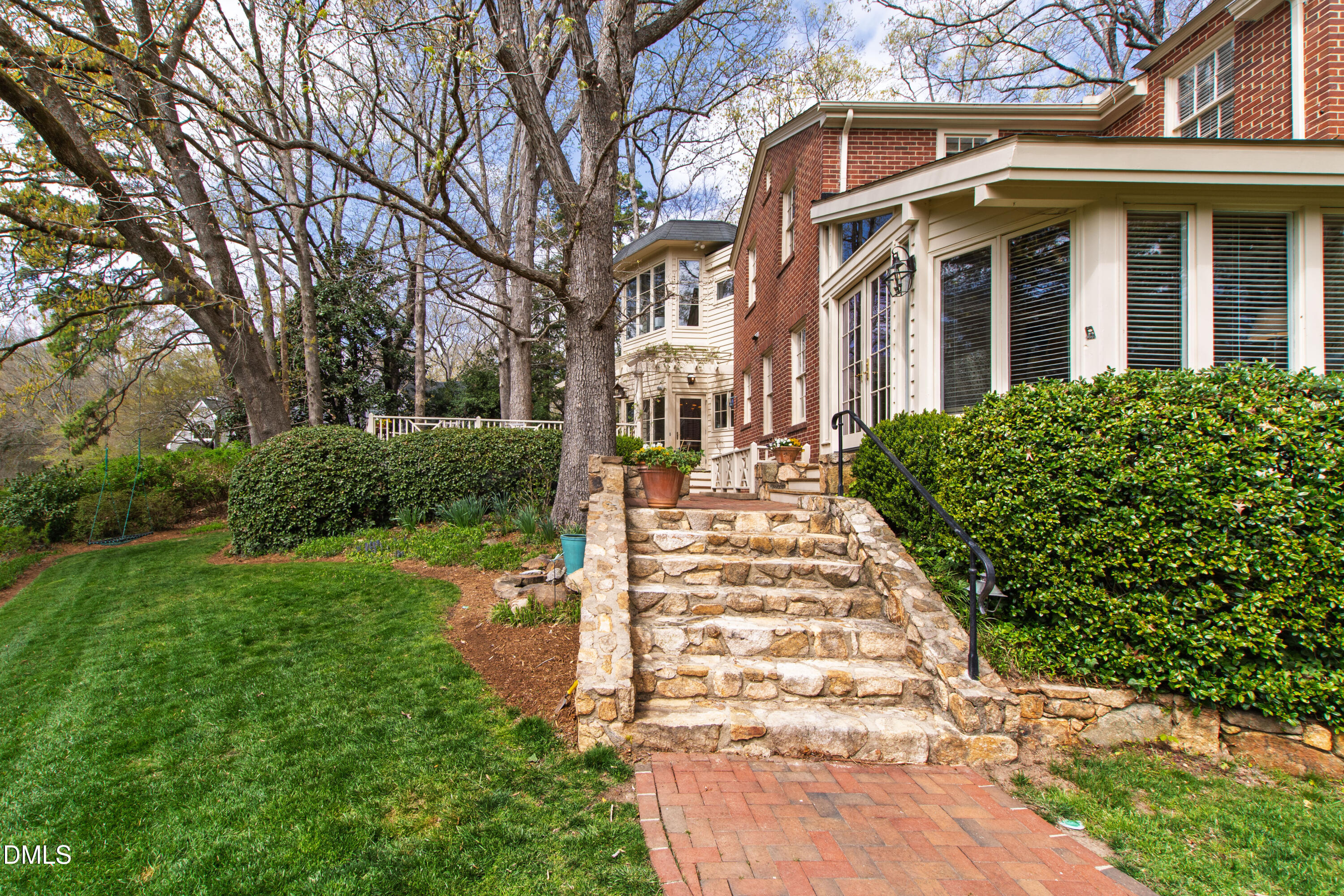 223 Hillcrest Circle