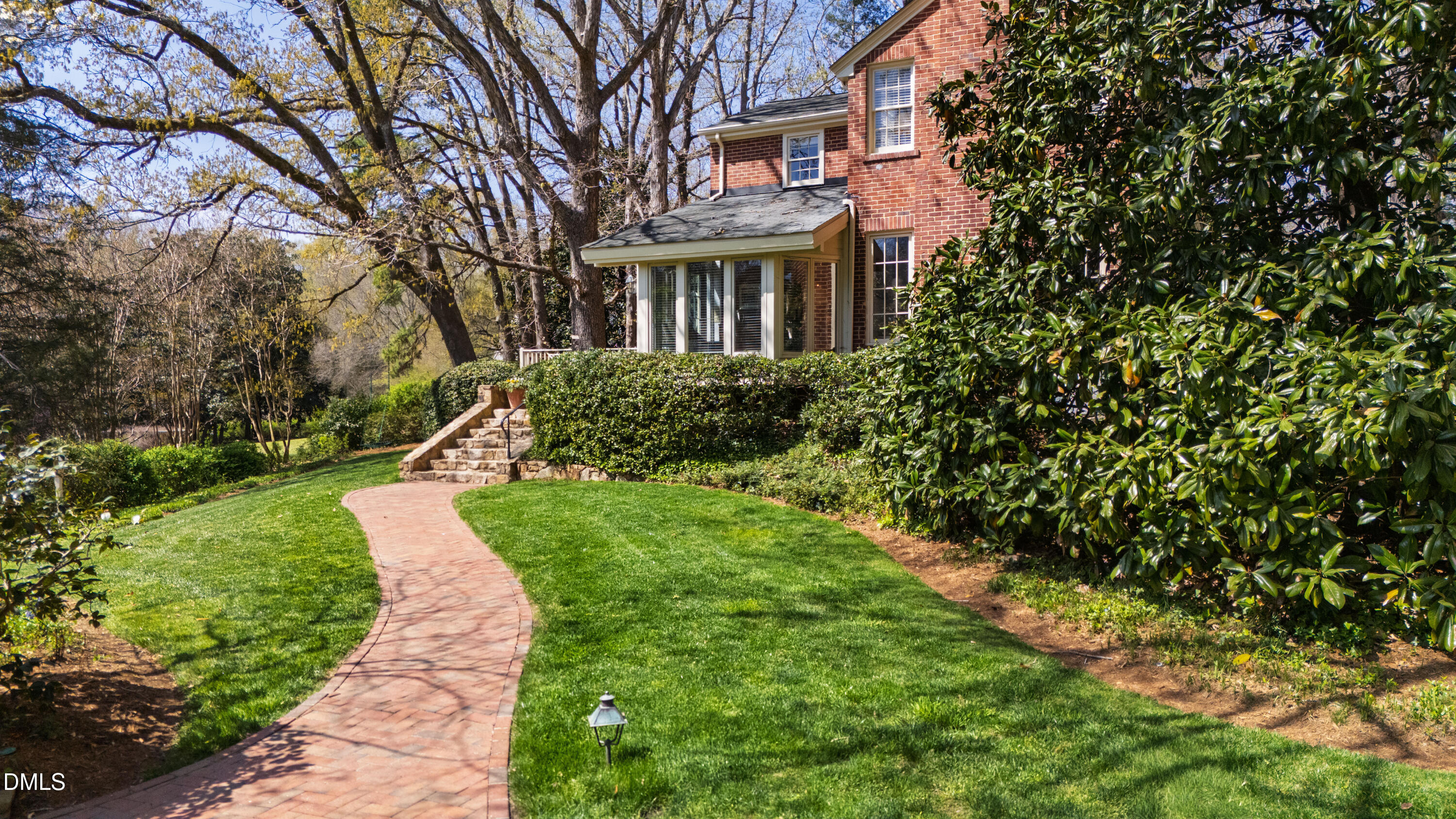 223 Hillcrest Circle