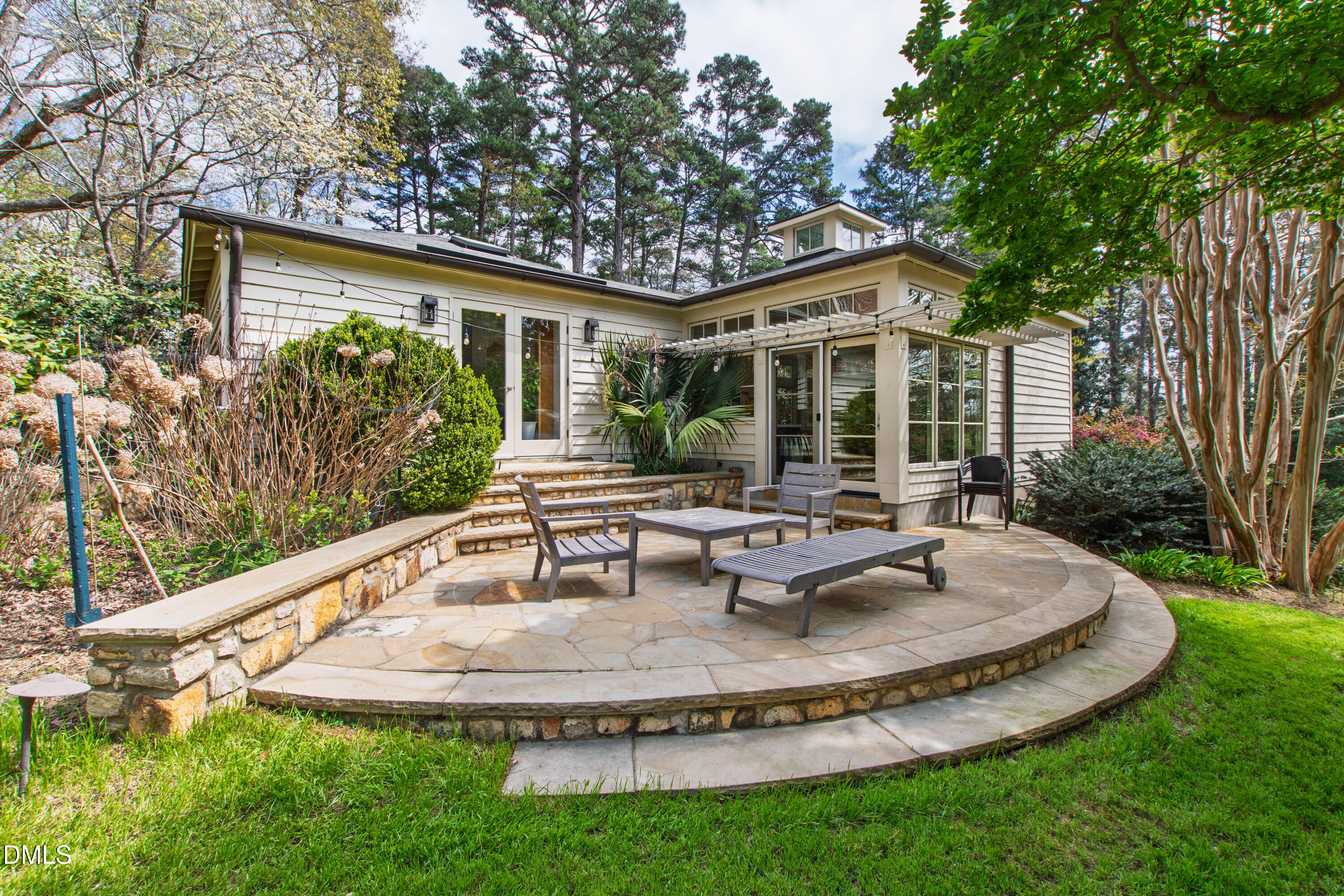 223 Hillcrest Circle