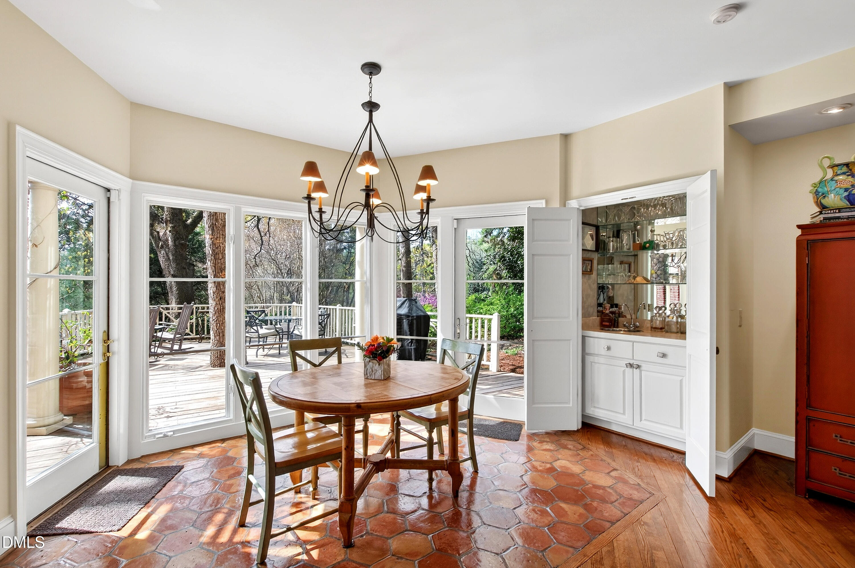 223 Hillcrest Circle