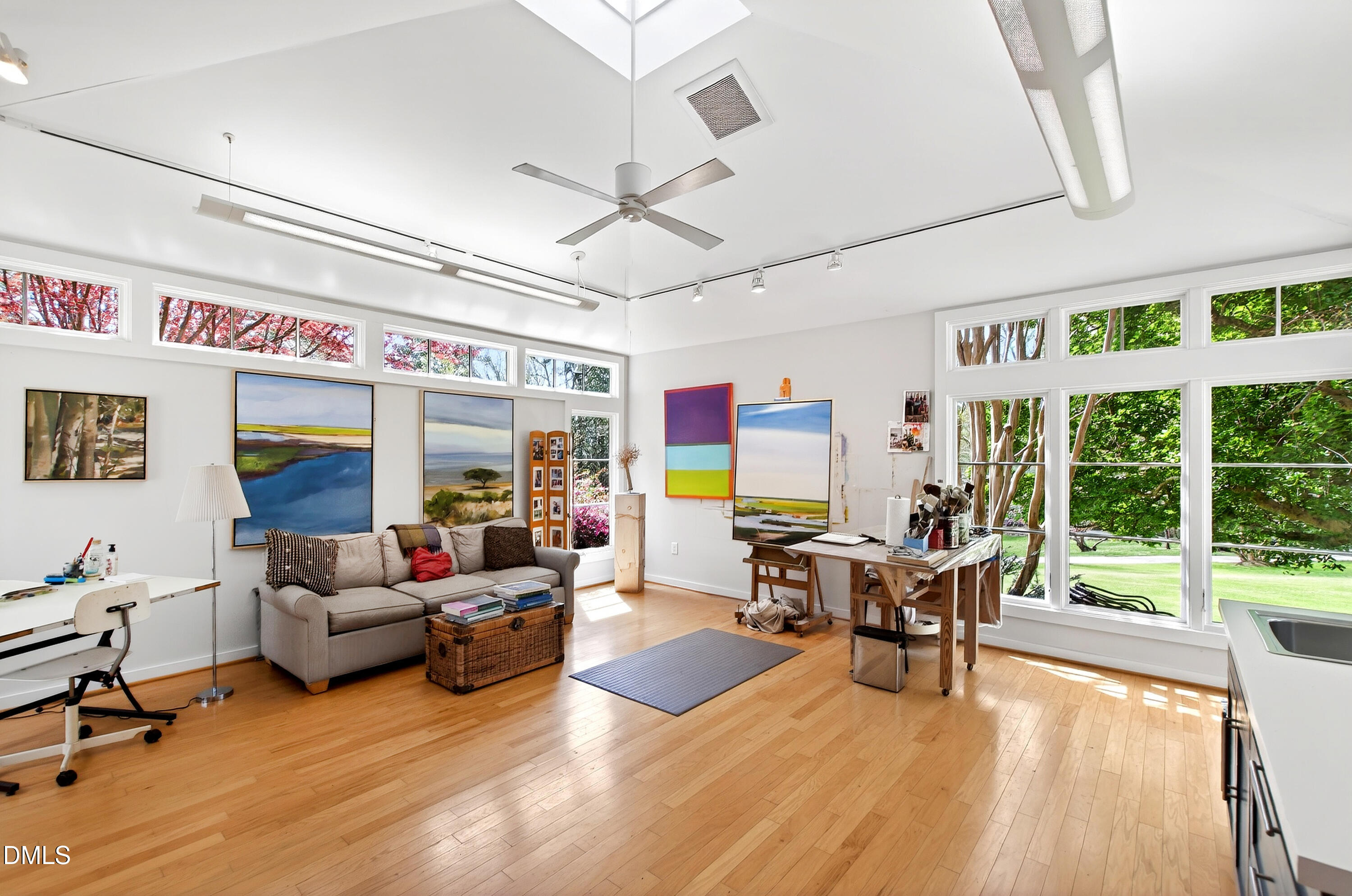 223 Hillcrest Circle