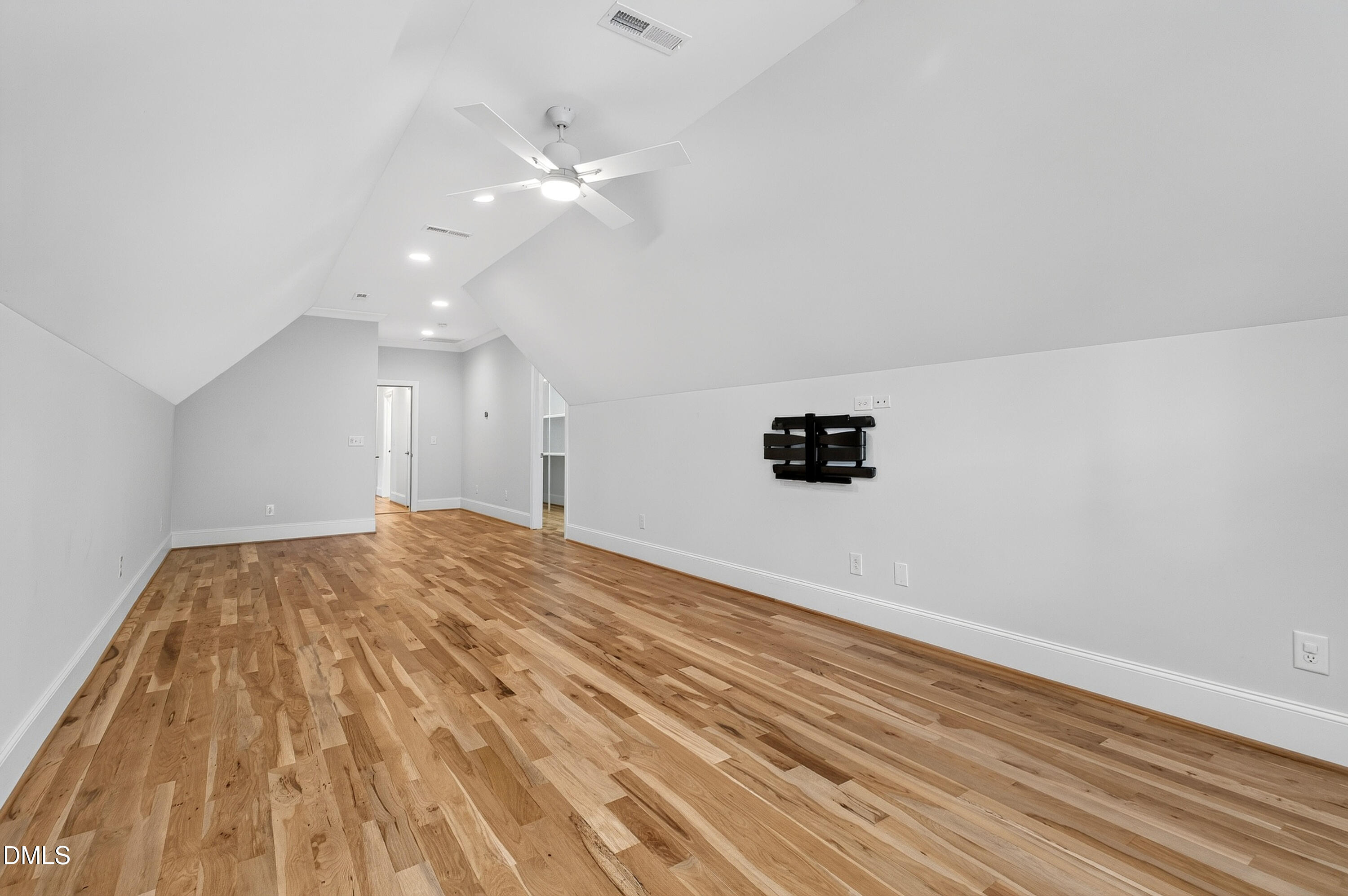 911 Canterbury Road