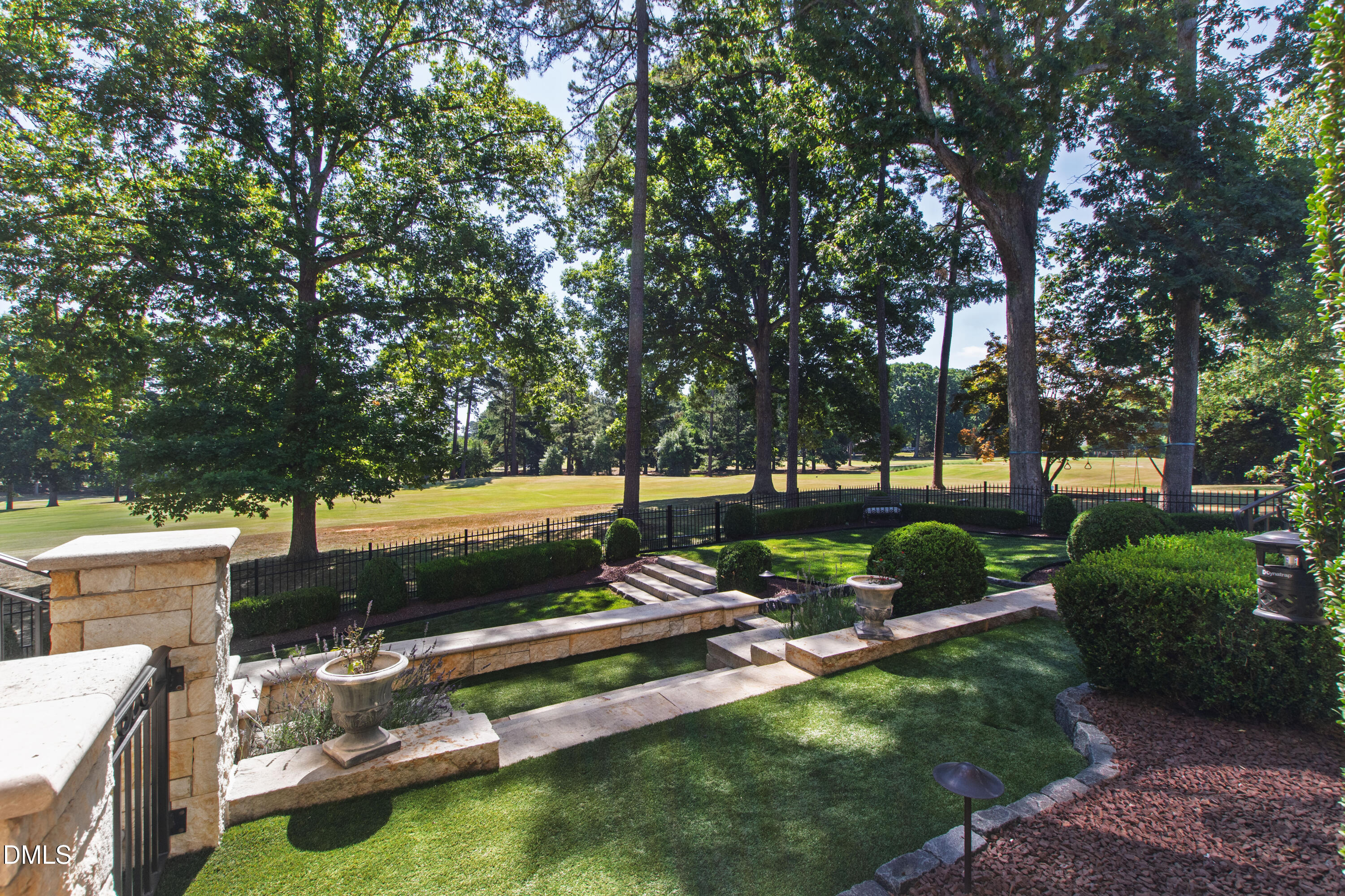 1412 Hedgelawn Way