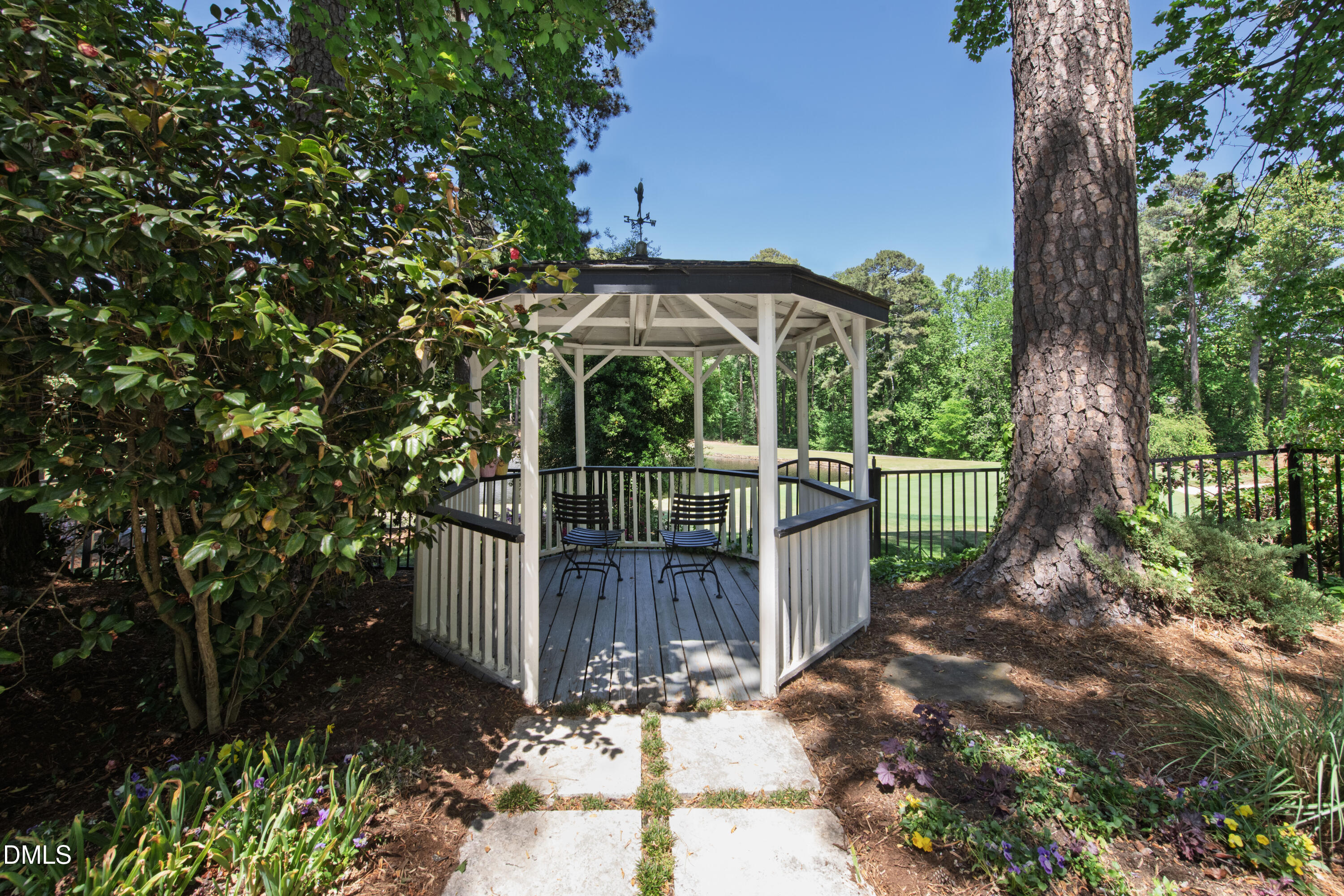 1817 Hunting Ridge Road