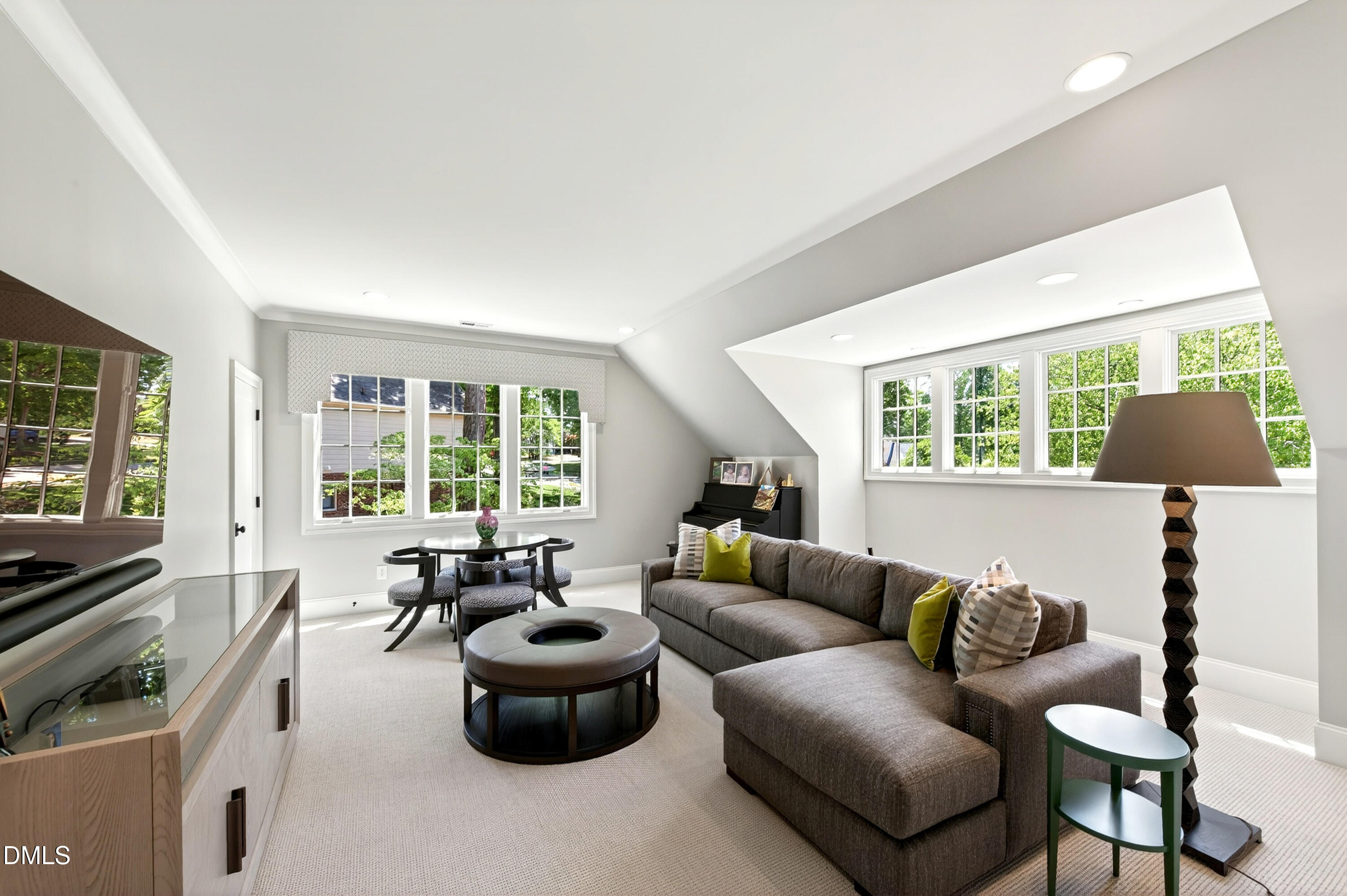 1817 Hunting Ridge Road