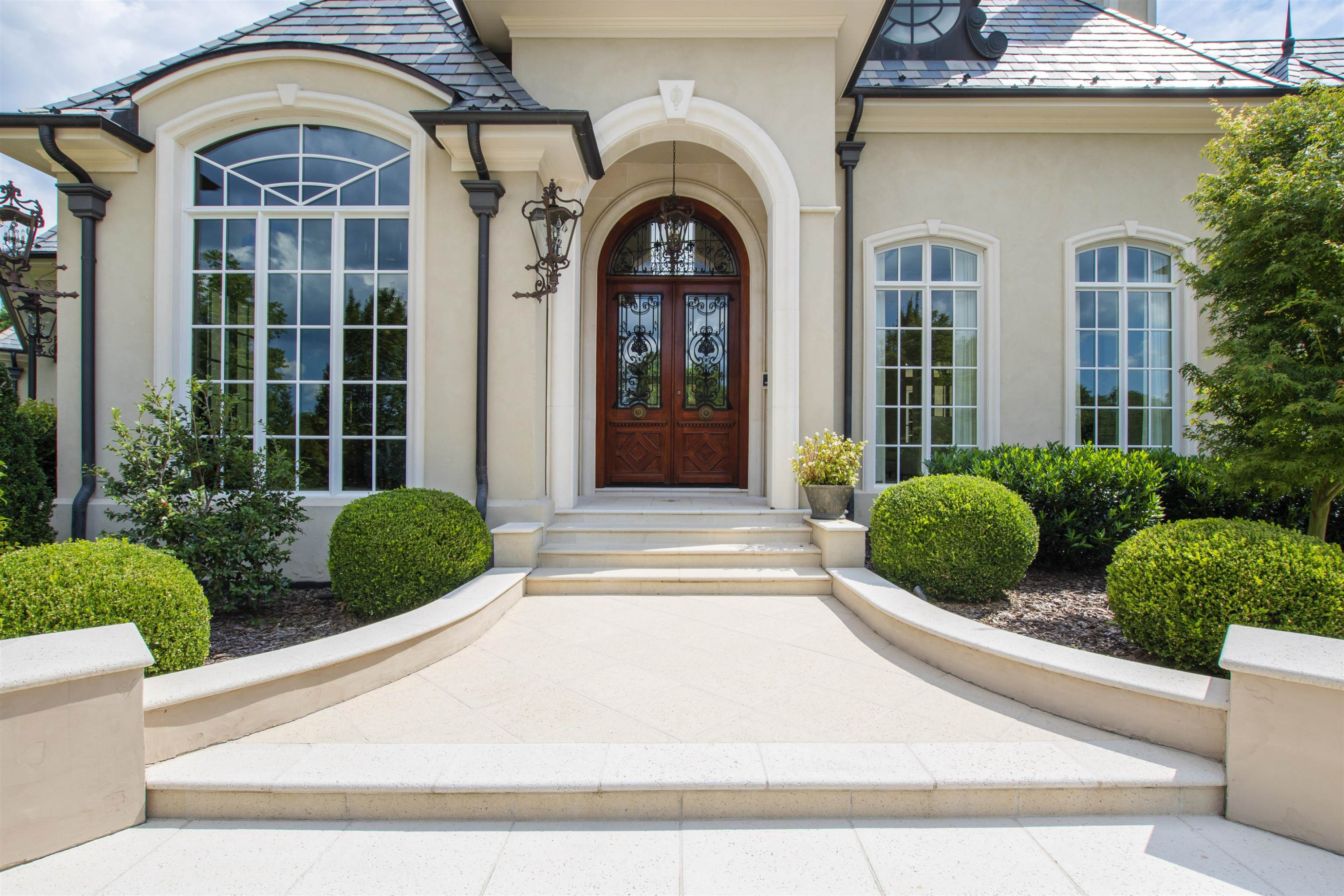 250 Blue Violet Way