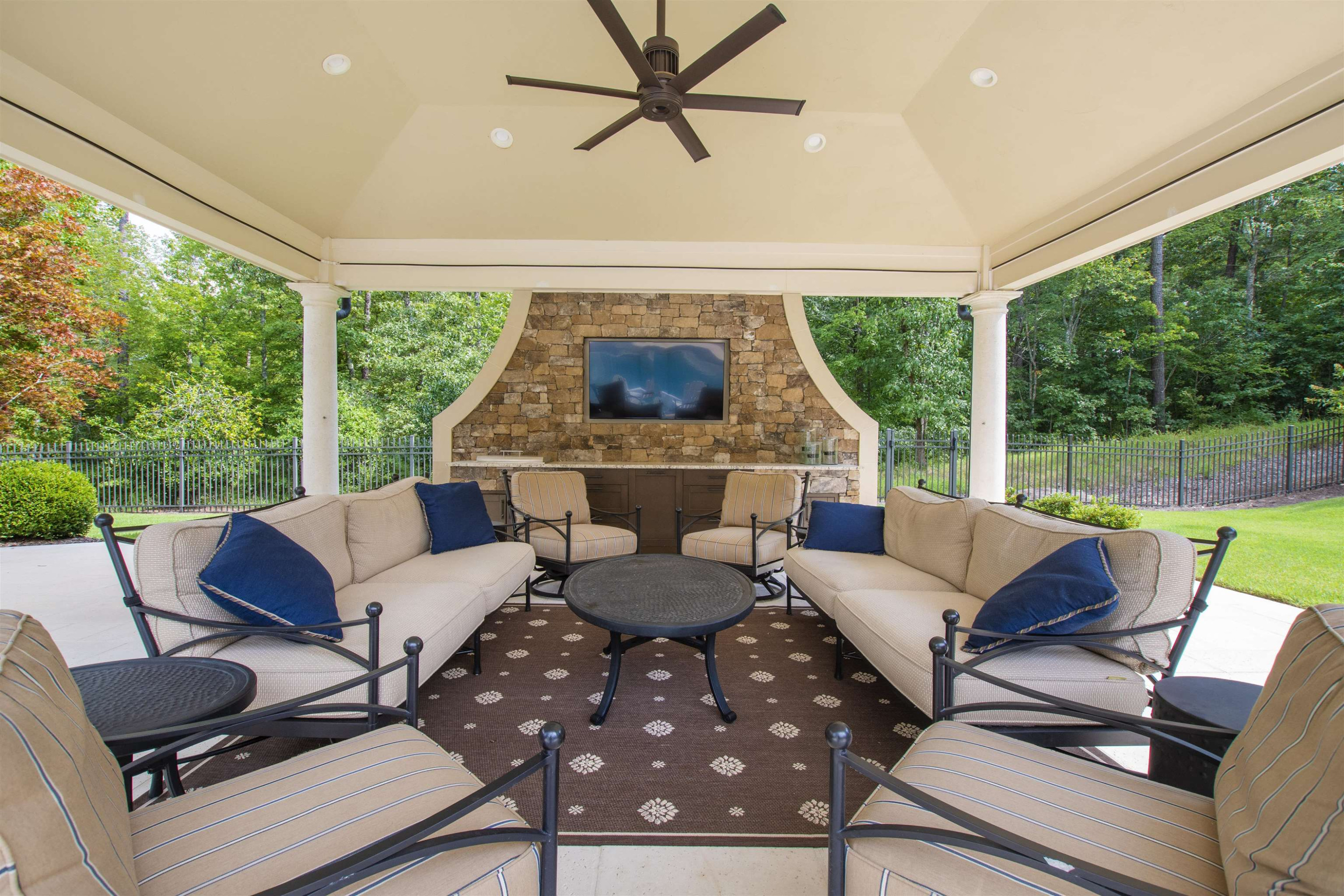 250 Blue Violet Way