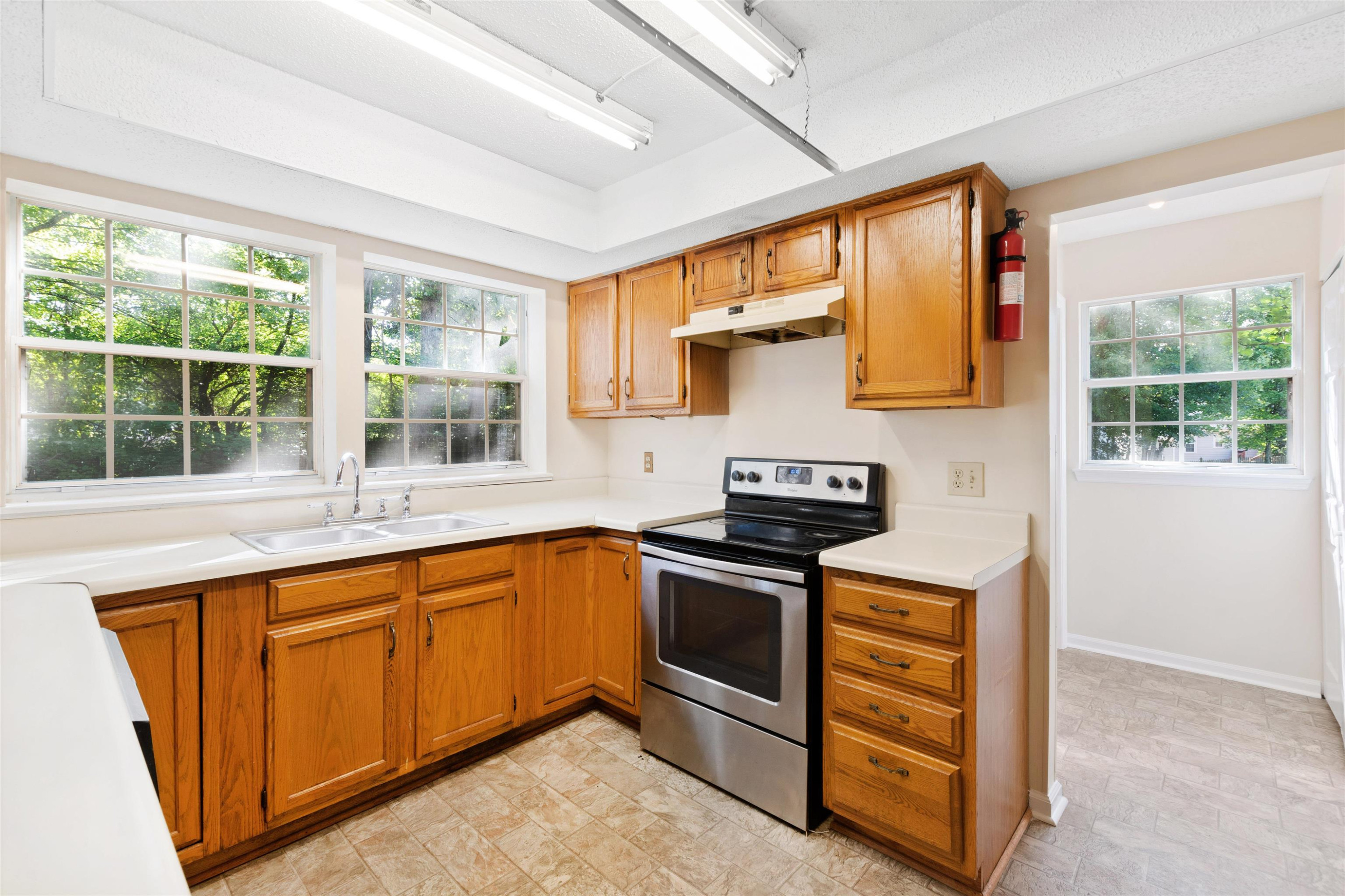 1917 Grove Point Court