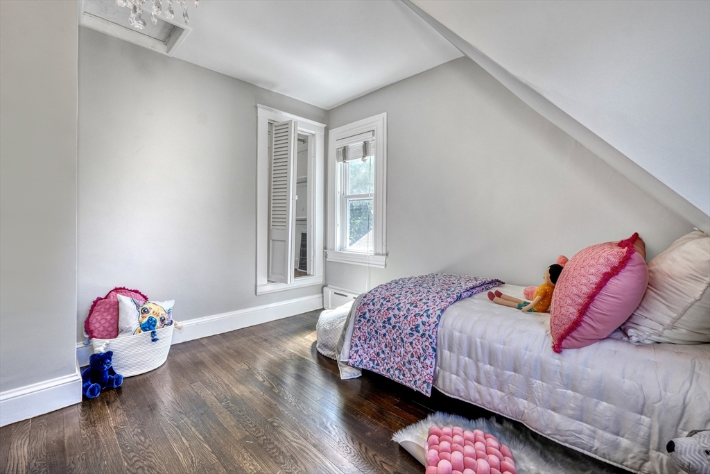 166 Lakeshore Drive