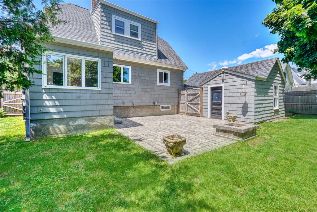 166 Lakeshore Drive