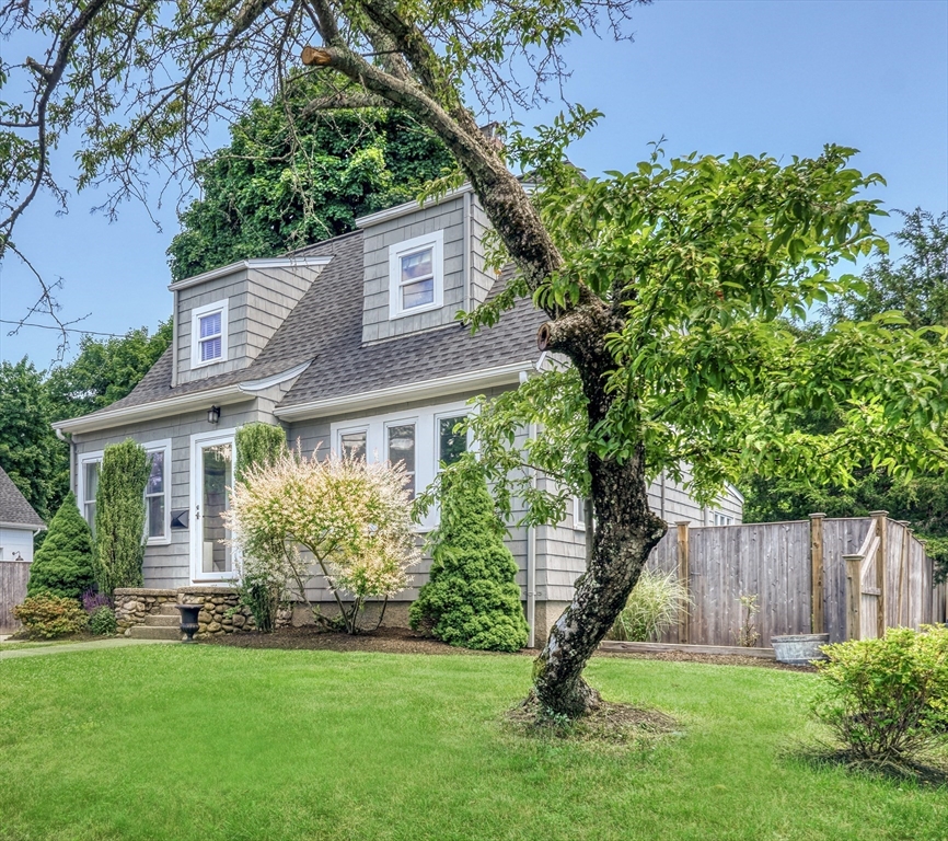 166 Lakeshore Drive