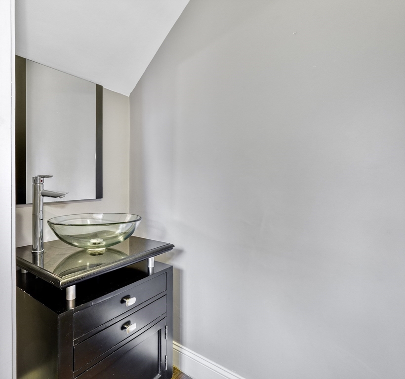 166 Lakeshore Drive