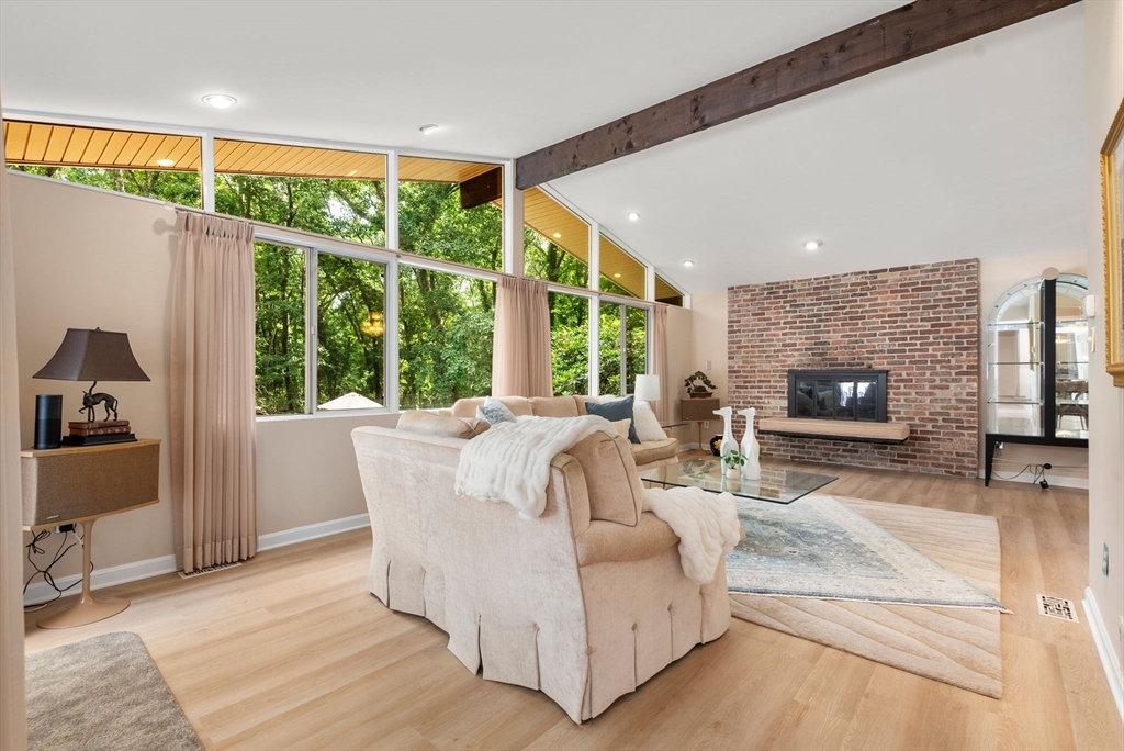 9 Indian Ridge Road