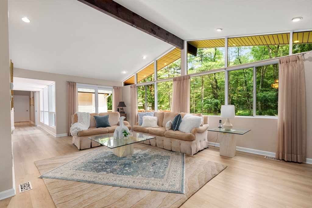9 Indian Ridge Road