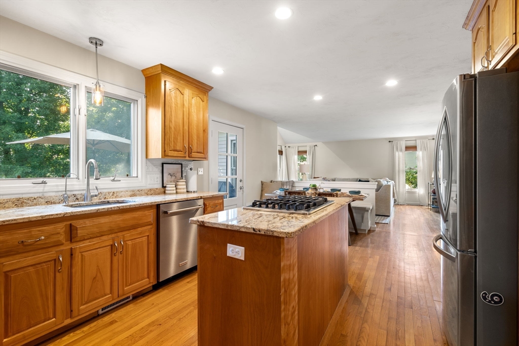 33 Whitney Avenue