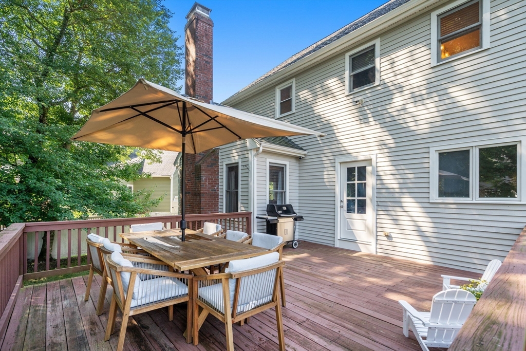 33 Whitney Avenue