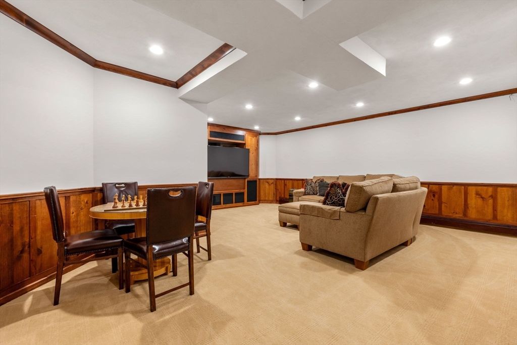 8 Stonemeadow Drive