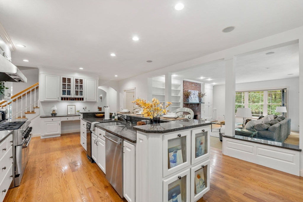 8 Stonemeadow Drive