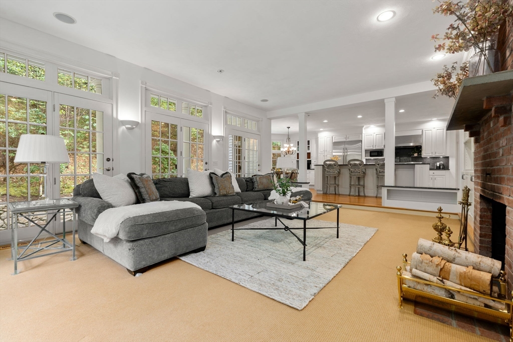 8 Stonemeadow Drive