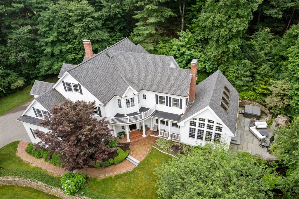 8 Stonemeadow Drive