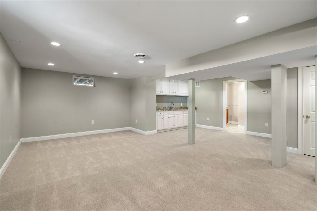 86 Strasser Avenue