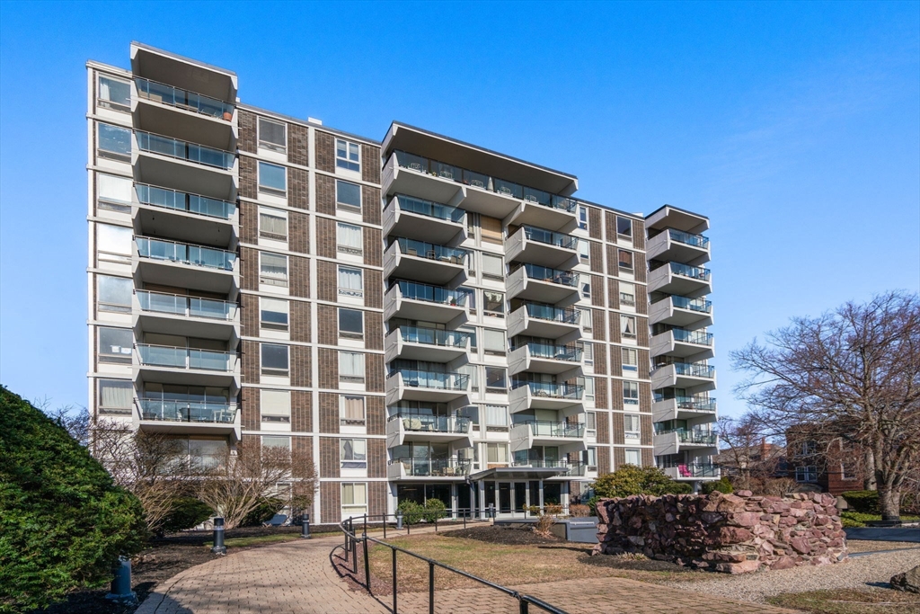 60 Babcock Street # 64