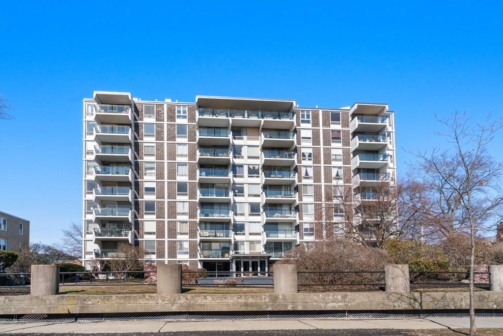 60 Babcock Street # 64