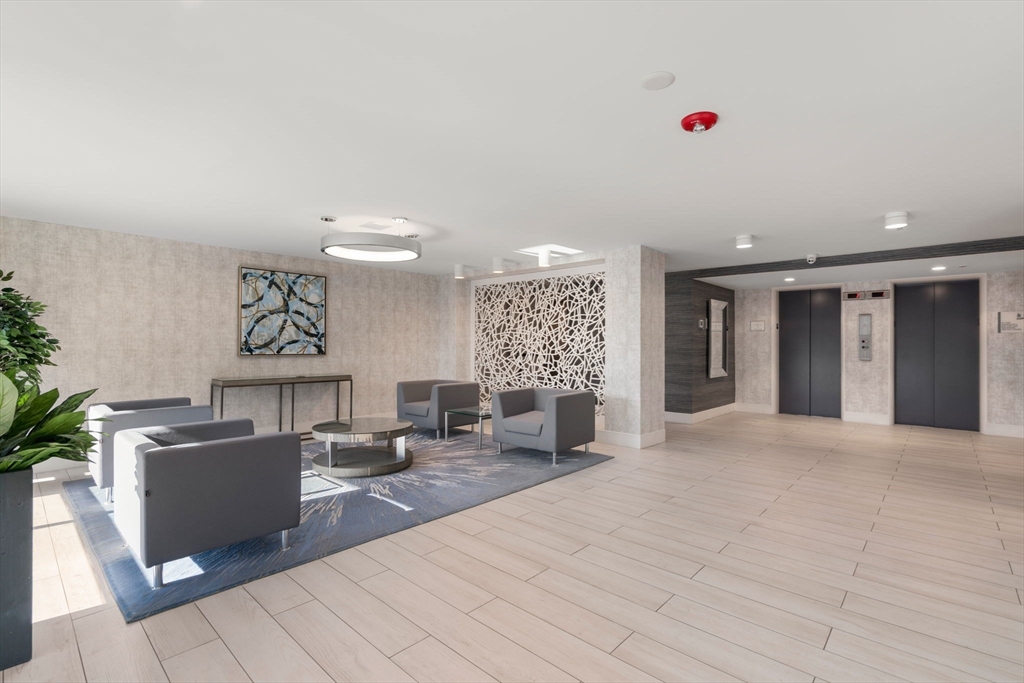 60 Babcock Street # 64
