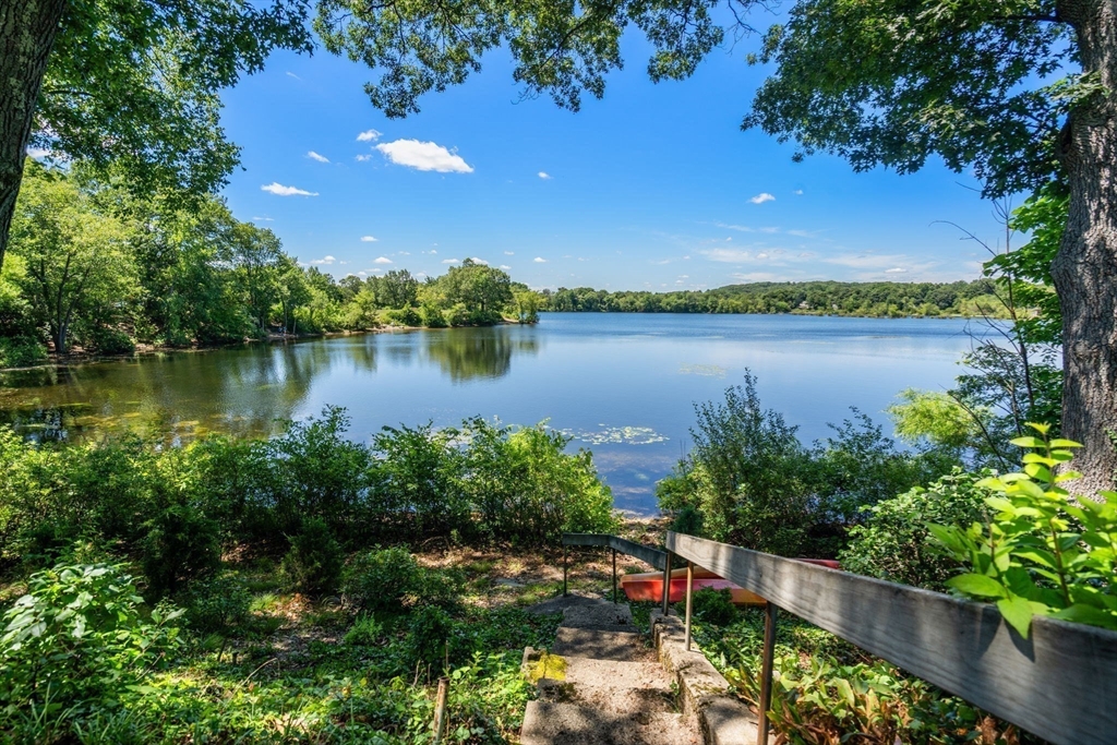 159 Lakeshore Drive