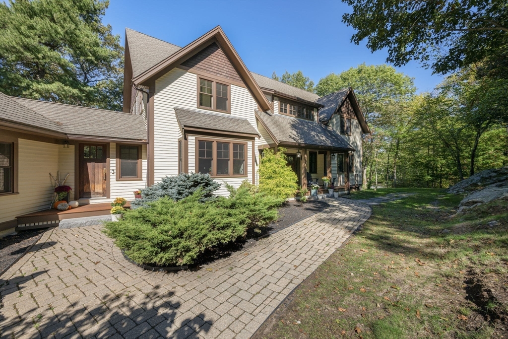 250 Meadowbrook Rd