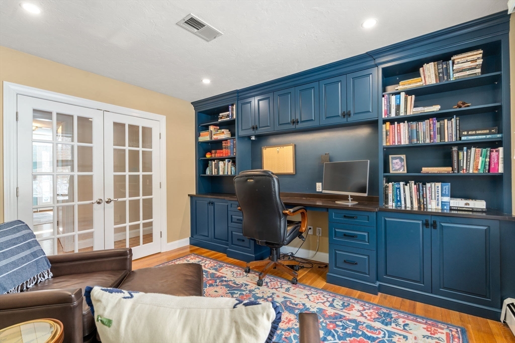 177 Bay Colony Drive