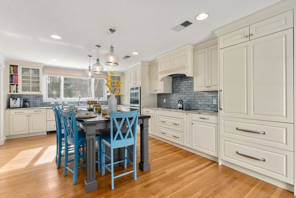 177 Bay Colony Drive