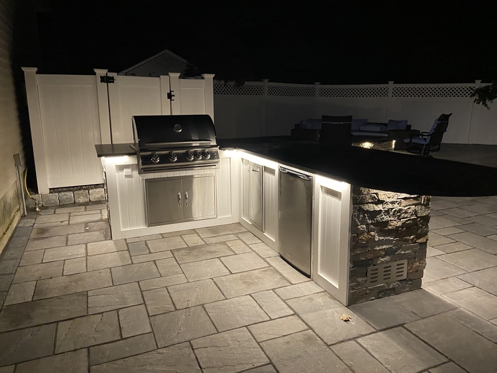 177 Bay Colony Drive