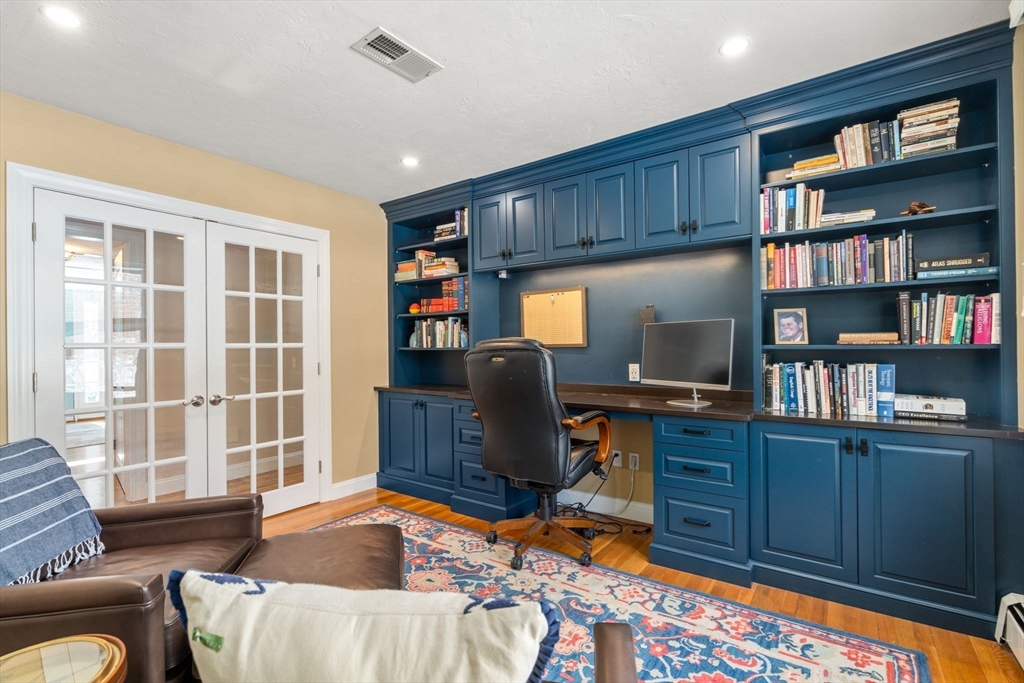 177 Bay Colony Drive