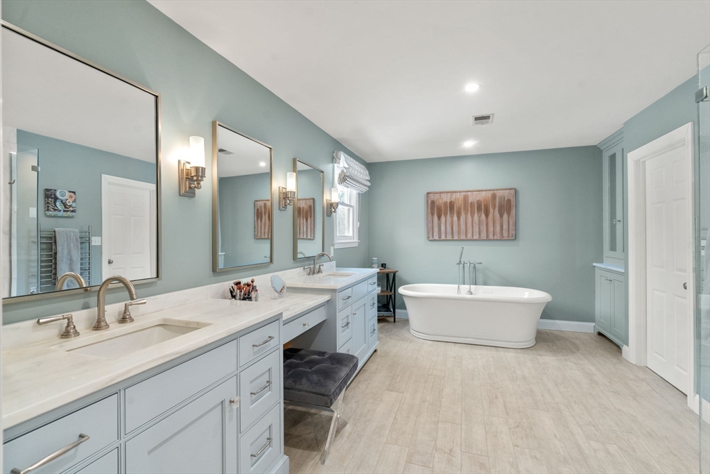 177 Bay Colony Drive