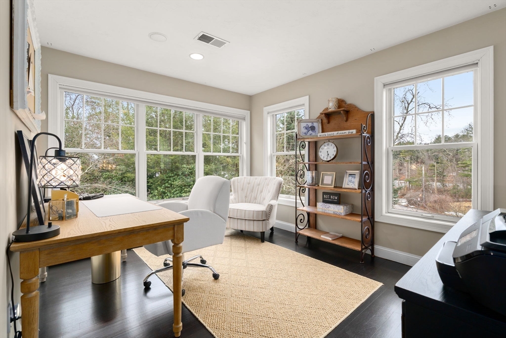 7 Pettee's Pond Lane