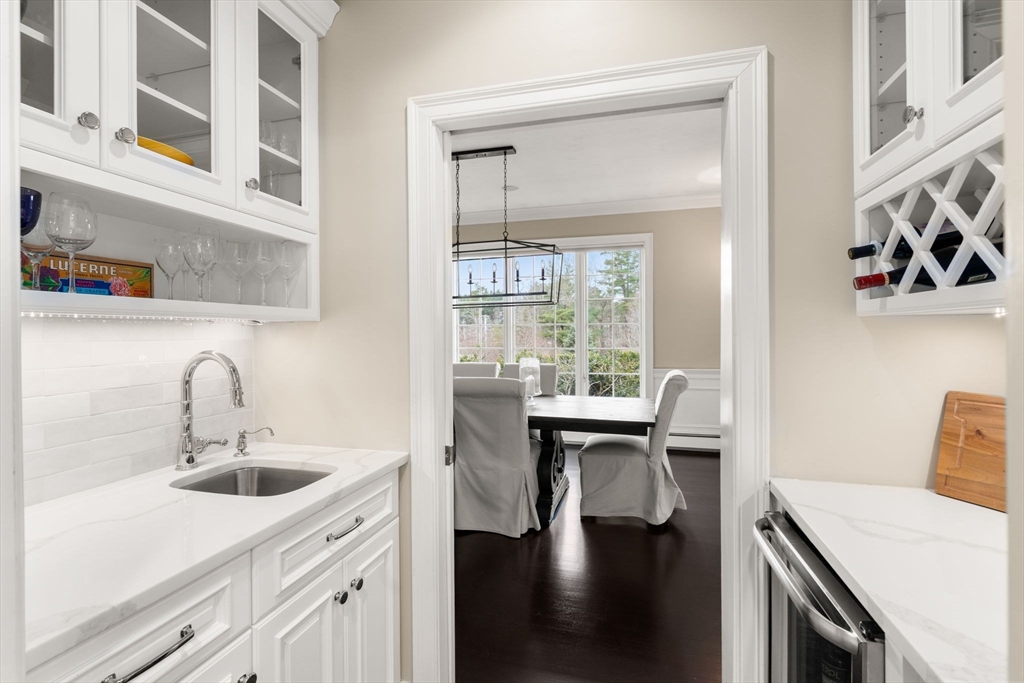 7 Pettee's Pond Lane