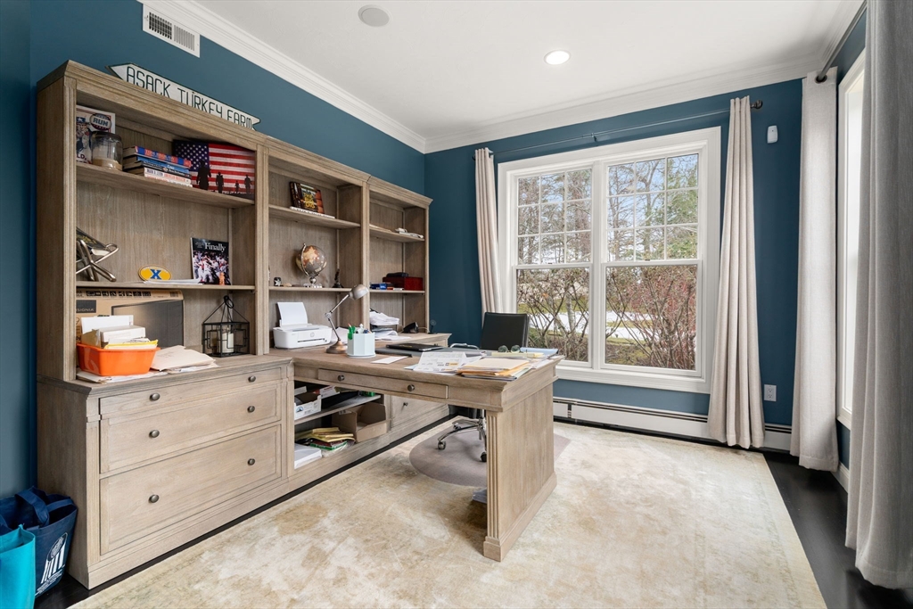 7 Pettee's Pond Lane