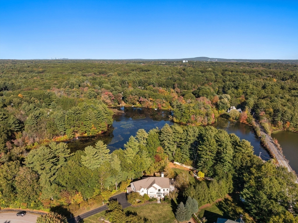 7 Pettee's Pond Lane