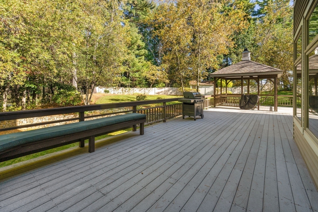 7 Pettee's Pond Lane