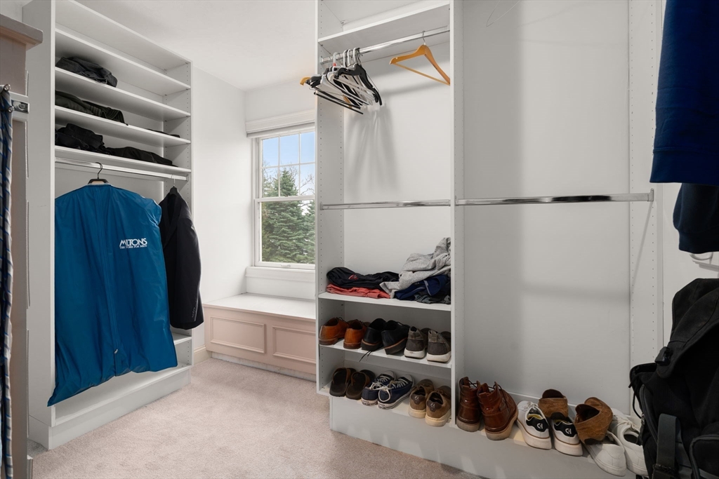 7 Pettee's Pond Lane