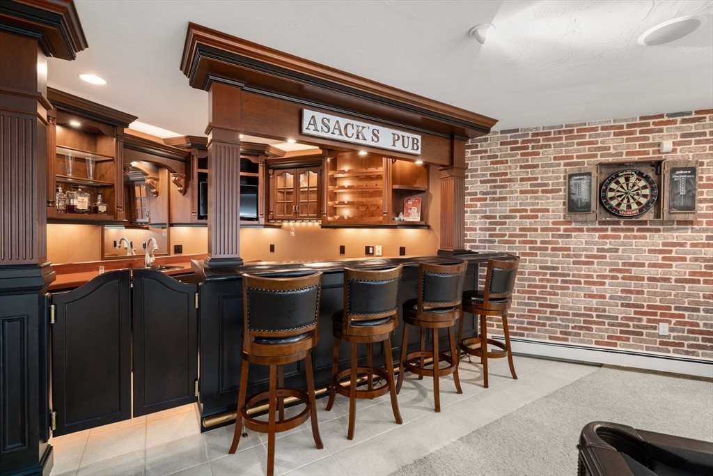 7 Pettee's Pond Lane